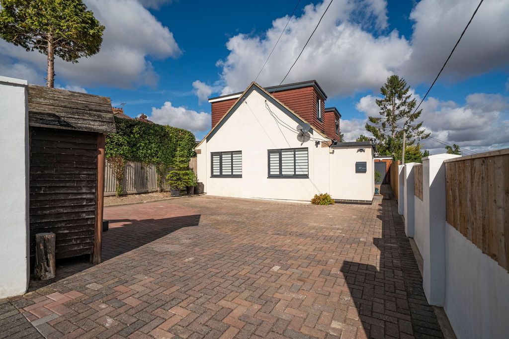 Property photo 1 of 38 Property Frontage & Driveway Parking