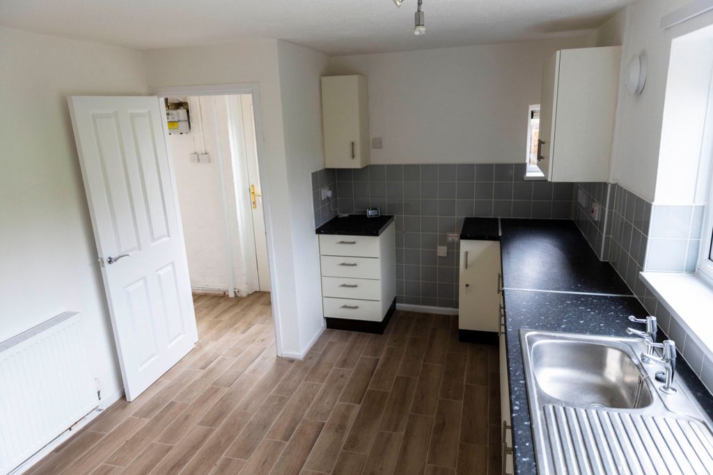 Property photo 3 of 40