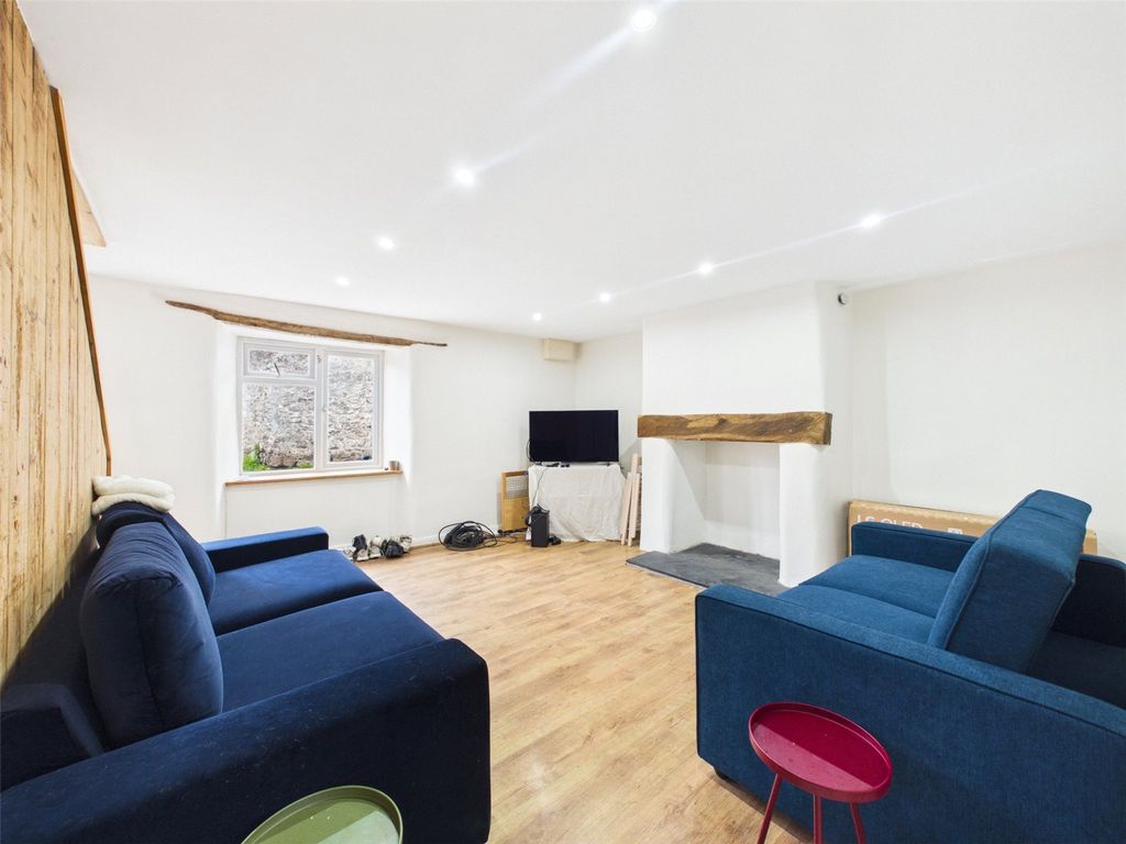 Property photo 2 of 17 Picture No. 06