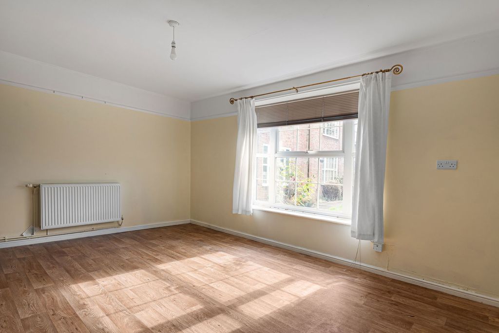 Property photo 3 of 8