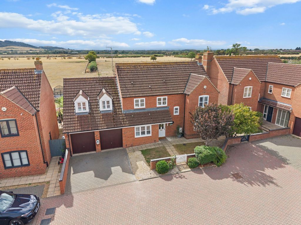 Property photo 1 of 34