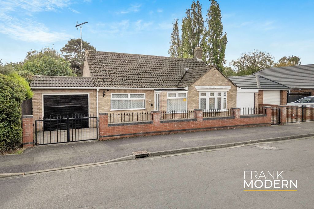 Property photo 1 of 40