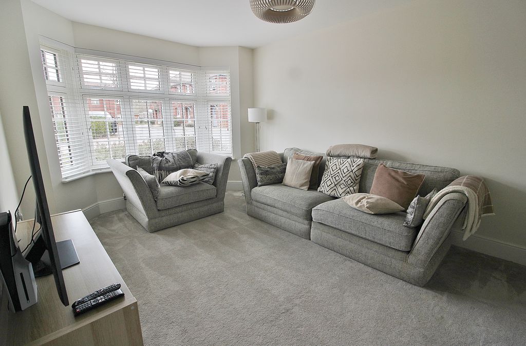 Property photo 3 of 21