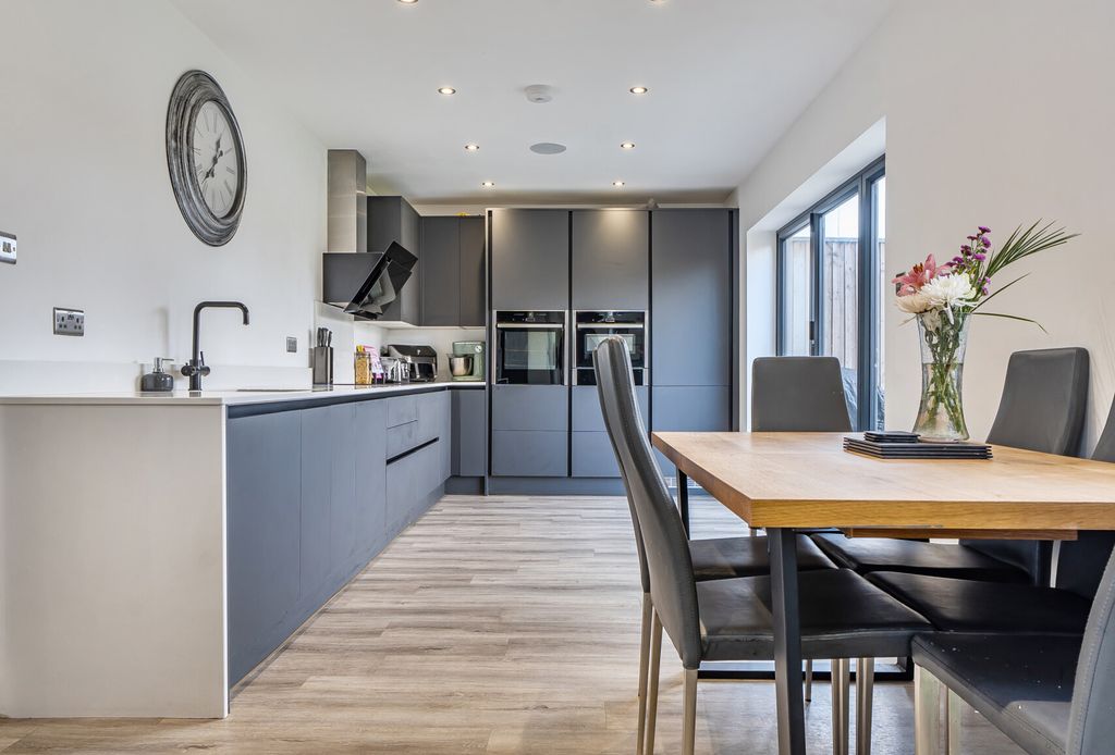 Property photo 1 of 16 Picture 1