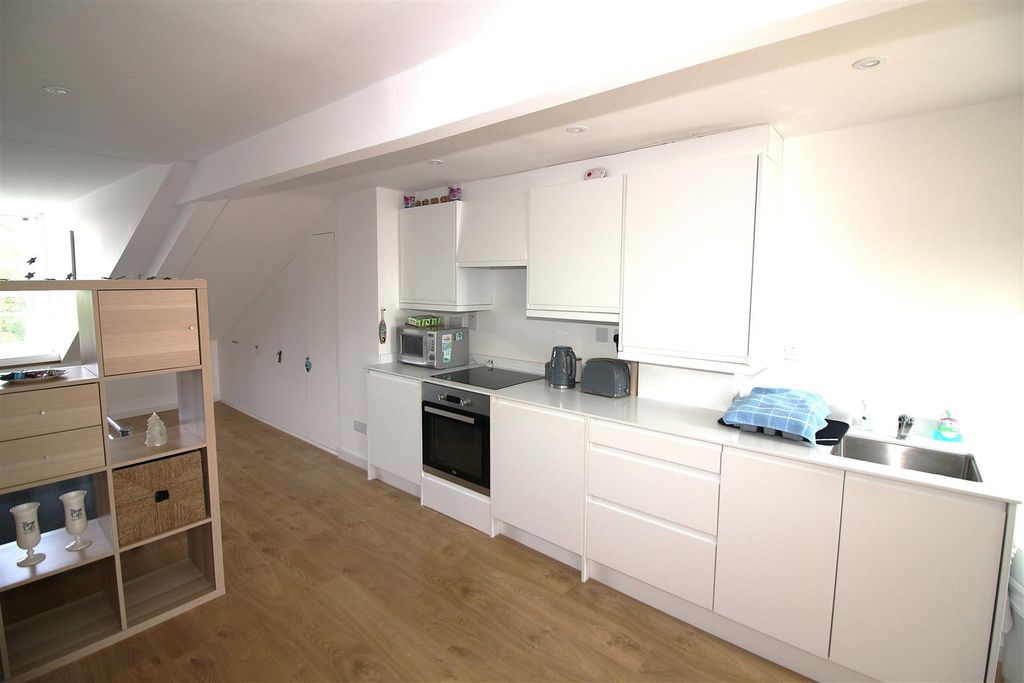 Property photo 2 of 24