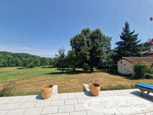 Property photo 3 of 10