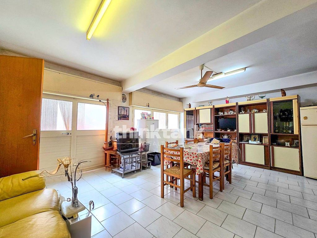 Property photo 3 of 25