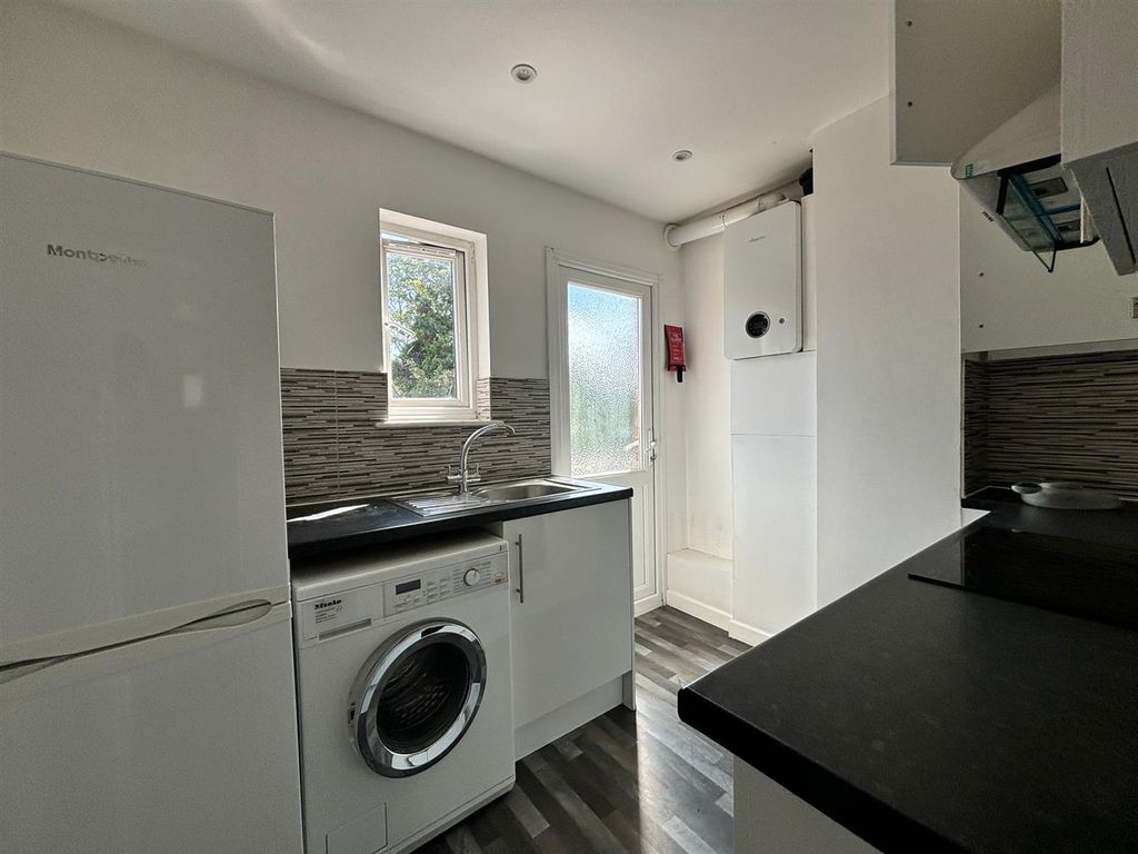 Property photo 2 of 7 4Cf59899-47Fb-45Ea-A673-Bca5E89d893d.Jpg