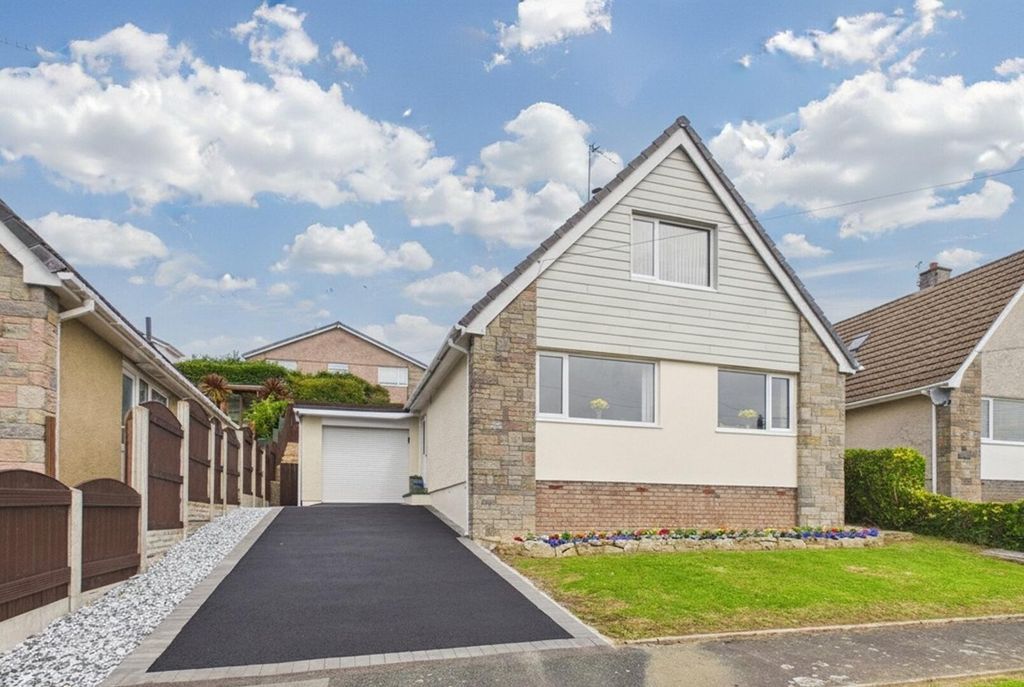 4 bed detached bungalow for salePenlon, Menai Bridge LL59