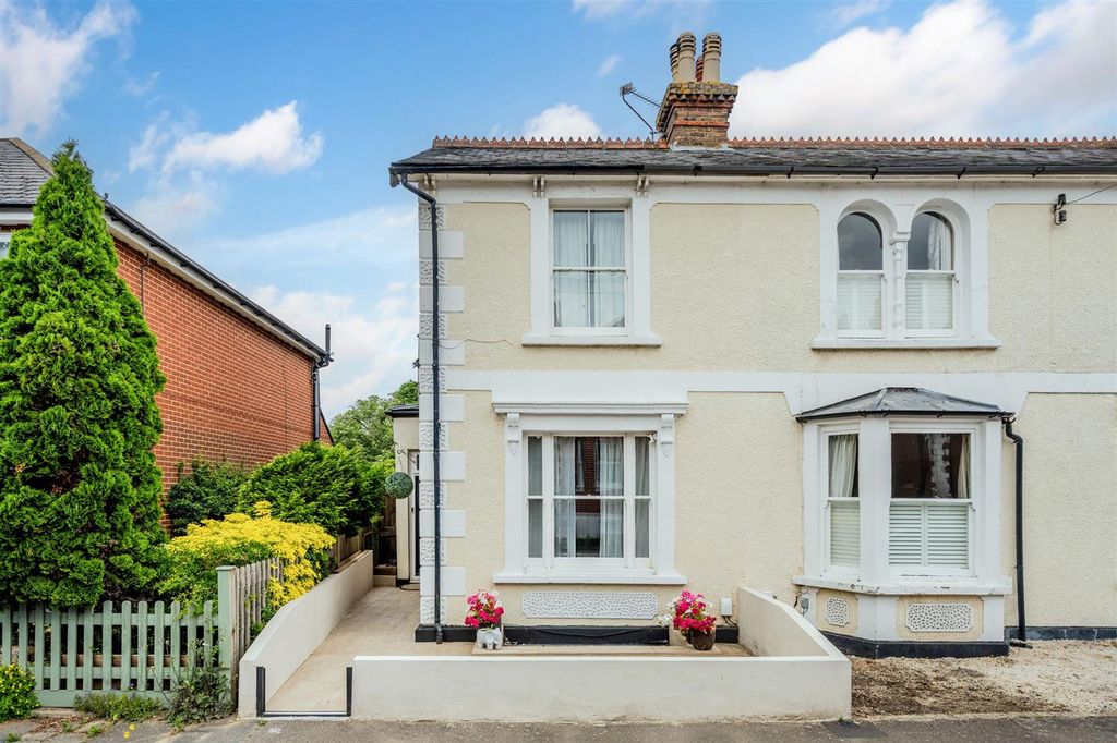 Property photo 1 of 29 Ladbroke Road (8).Jpg