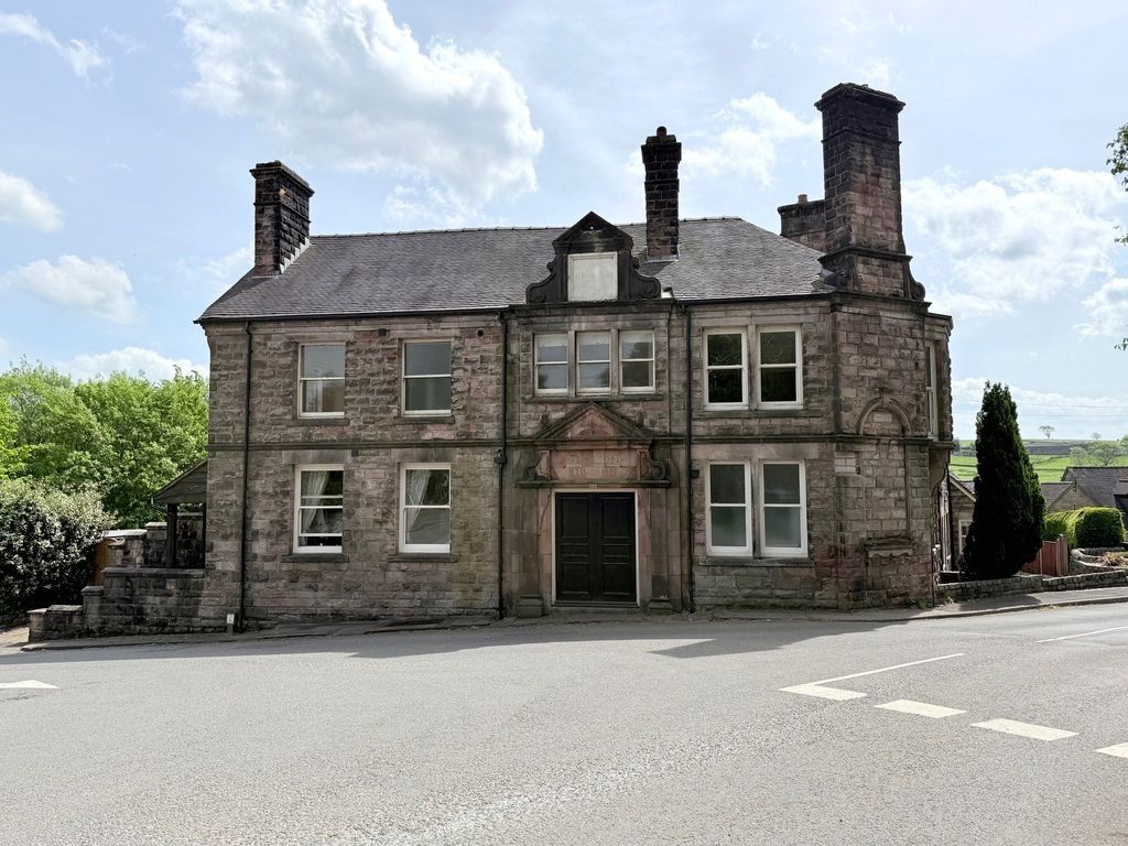 Property photo 2 of 34