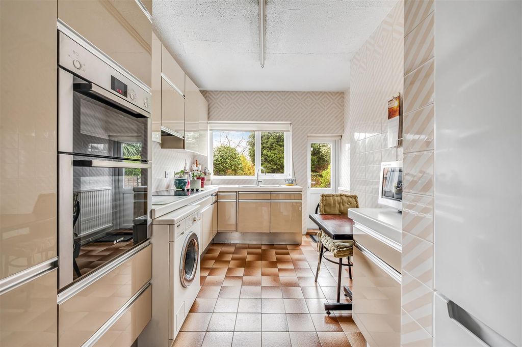 Property photo 3 of 18 50 St. Dunstans Avenue-8.Jpg