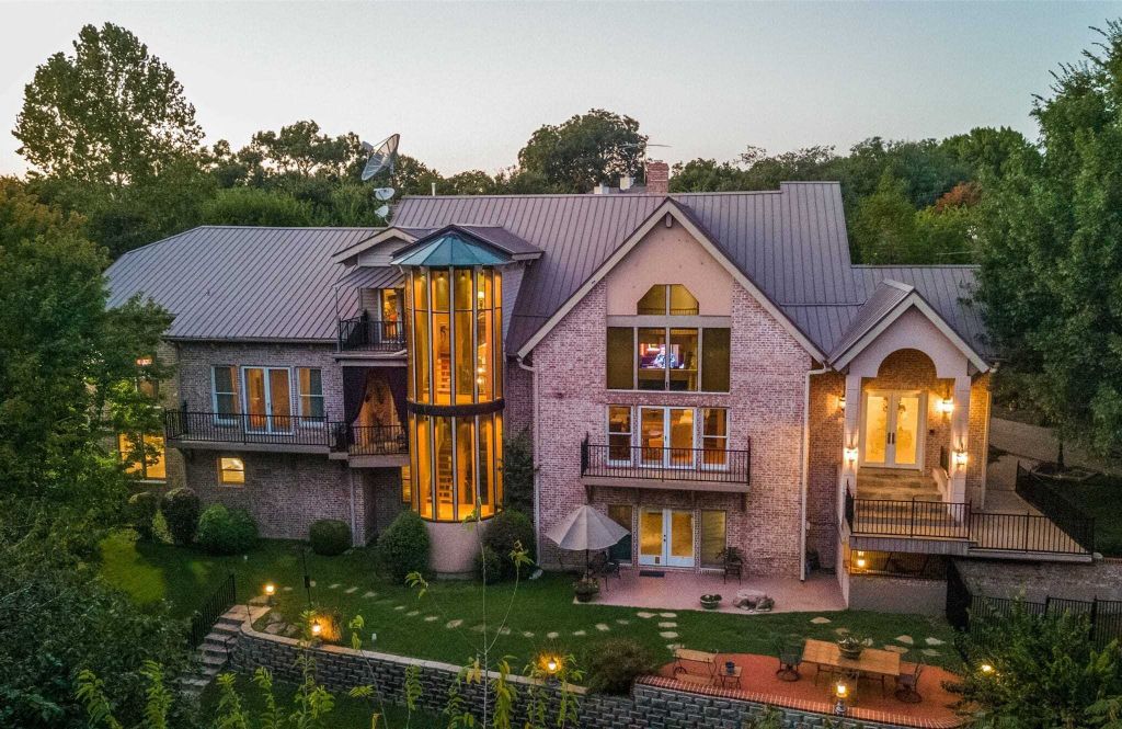 Property photo 1 of 31