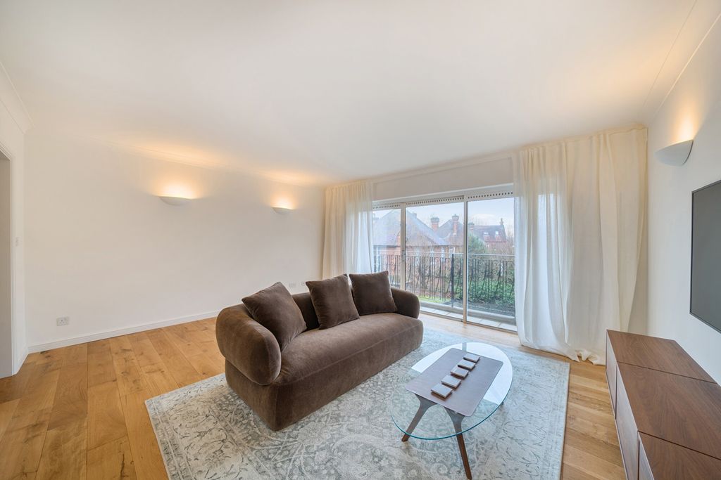 Property photo 3 of 22 1383467-13-692969...