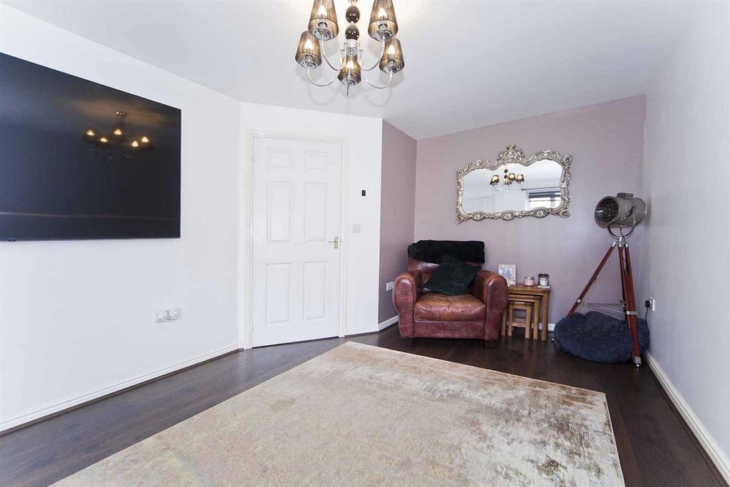 Property photo 2 of 25