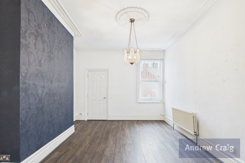 Property photo 3 of 15 Dining Room