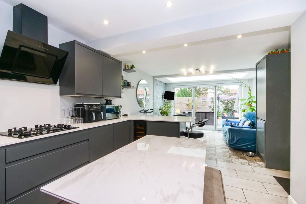 Property photo 2 of 25 Pnmb0435.Jpg