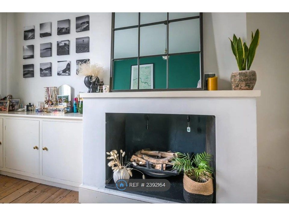 Property photo 2 of 14 Bedroom 1