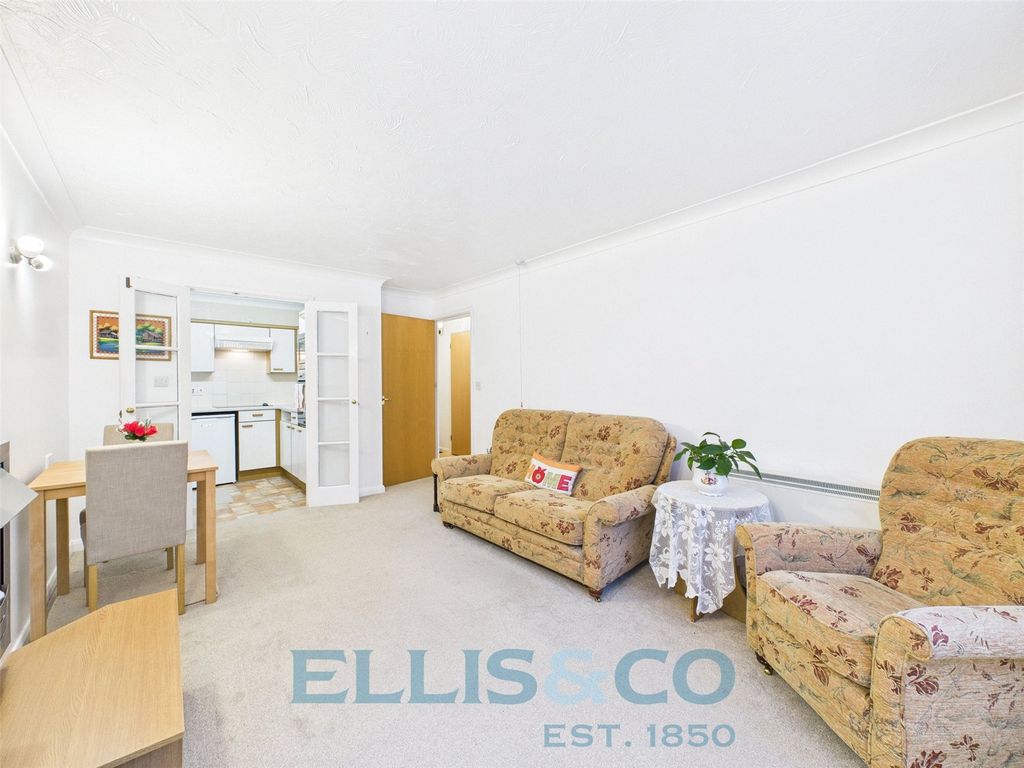 Property photo 3 of 15 Picture No. 11