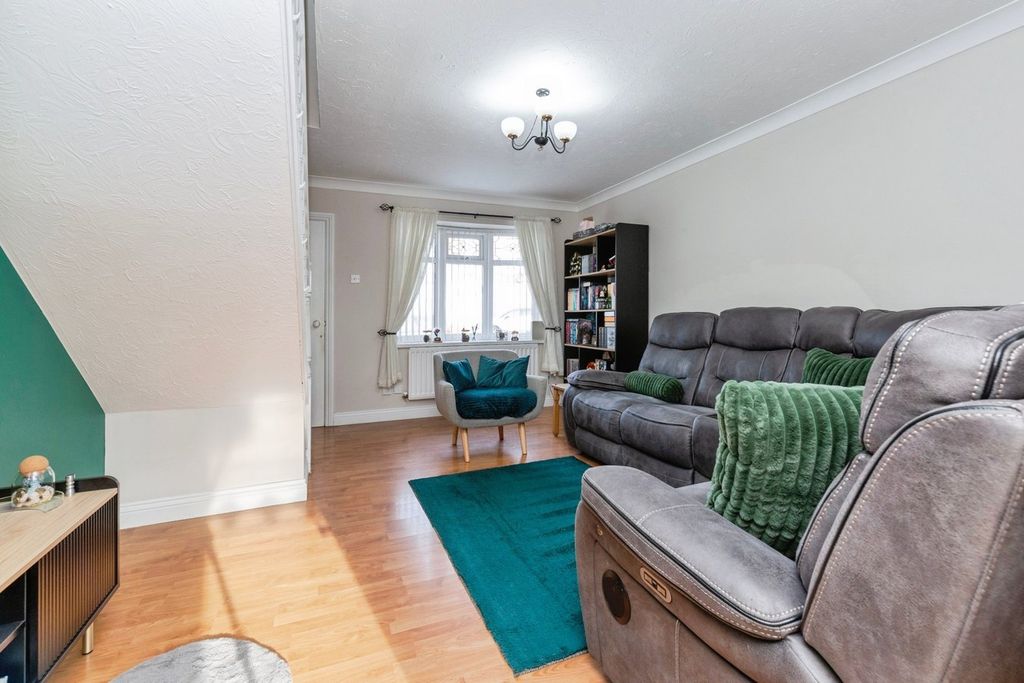 Property photo 2 of 19