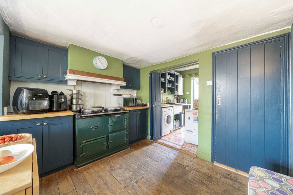 Property photo 3 of 6