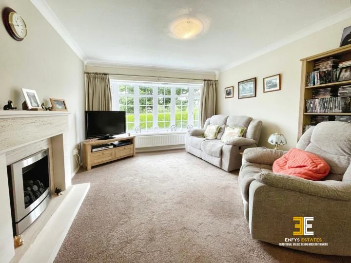 Property photo 2 of 34