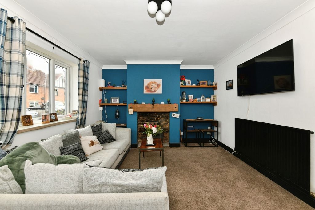 Property photo 2 of 11 Pbox-Img.Jpg
