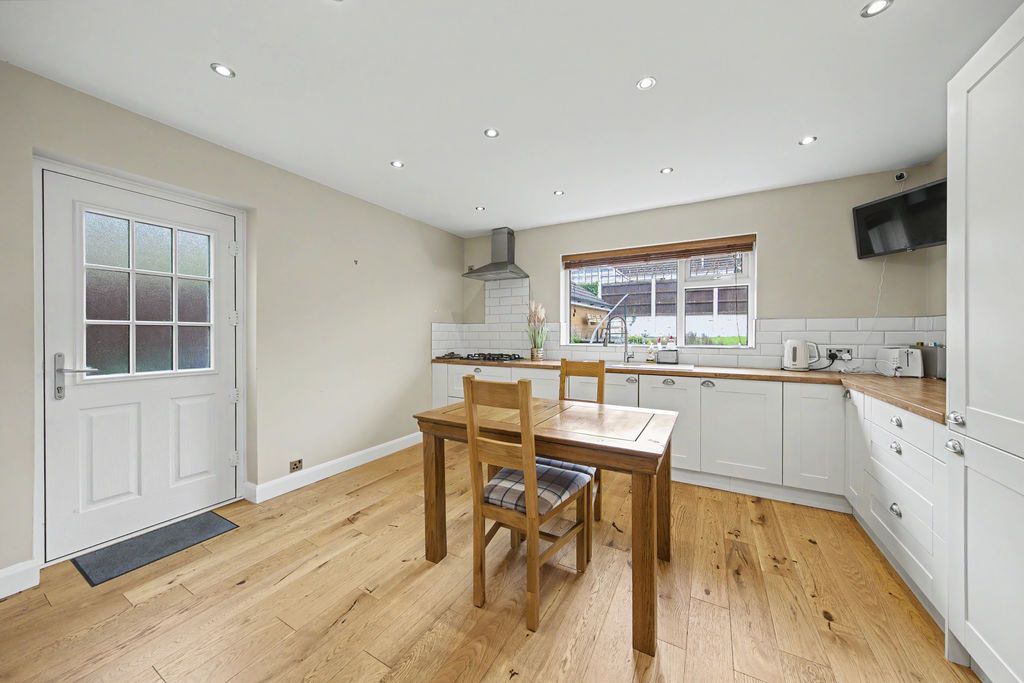 Property photo 2 of 30 Kitchen