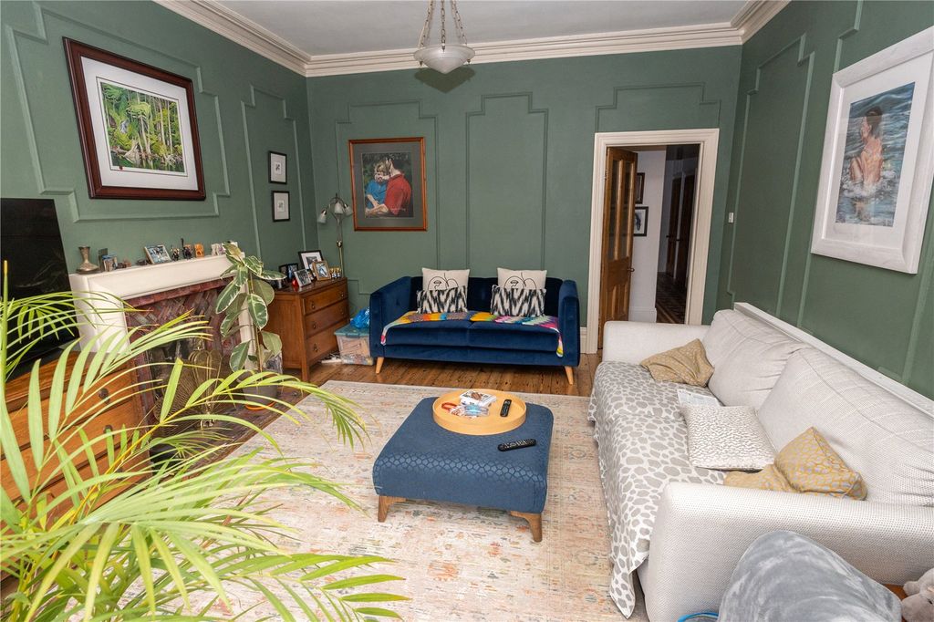 Property photo 2 of 29 Picture No. 17