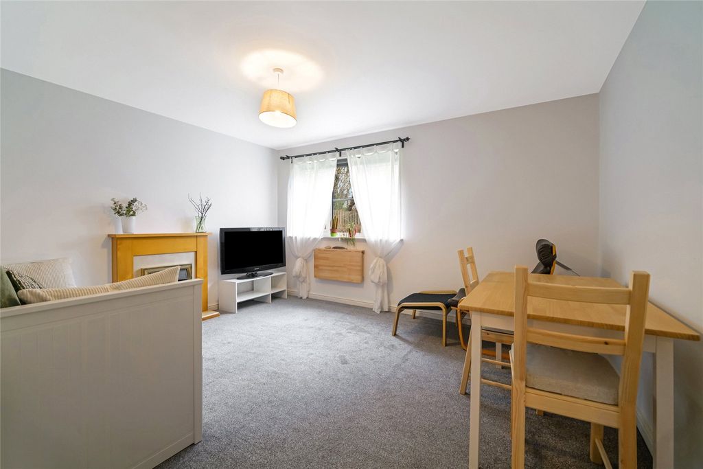 Property photo 3 of 18 Picture No. 04