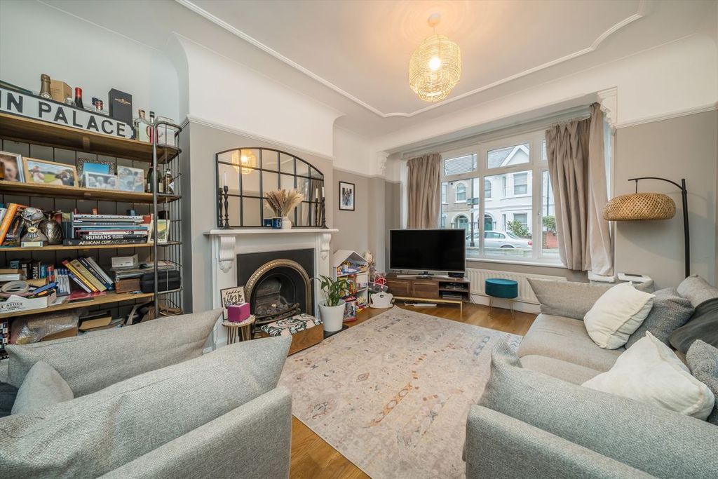 Property photo 2 of 7