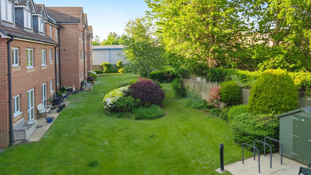 Property photo 2 of 19 284054Eb-Pxl_20250501_070935393.Jpg