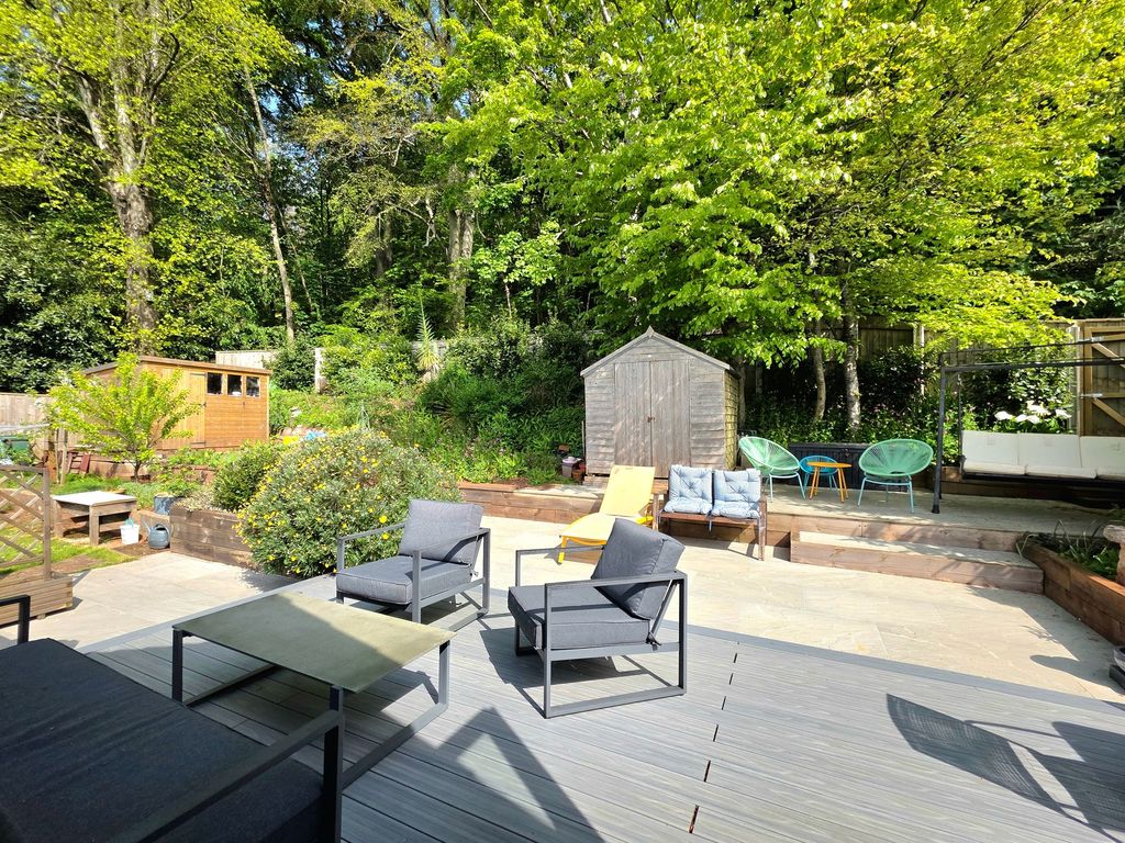 Property photo 1 of 33