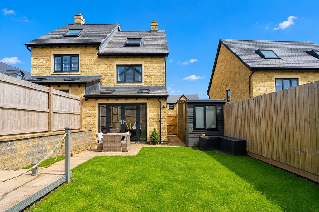 Property photo 3 of 21 D040180C-140A-4B60-Aa82-D885D1Ef4213.Png