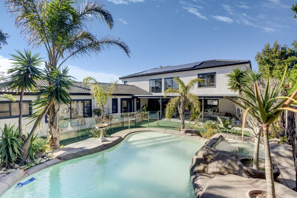 Property photo 1 of 68 Heated Pool, Jacuzzi, And Water Feature