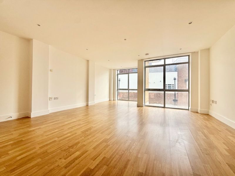 Property photo 1 of 8 Photo 4