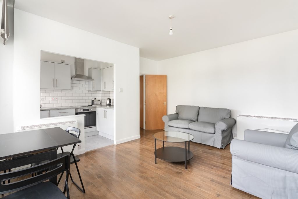 Property photo 2 of 15 Metro-Central-Hei...