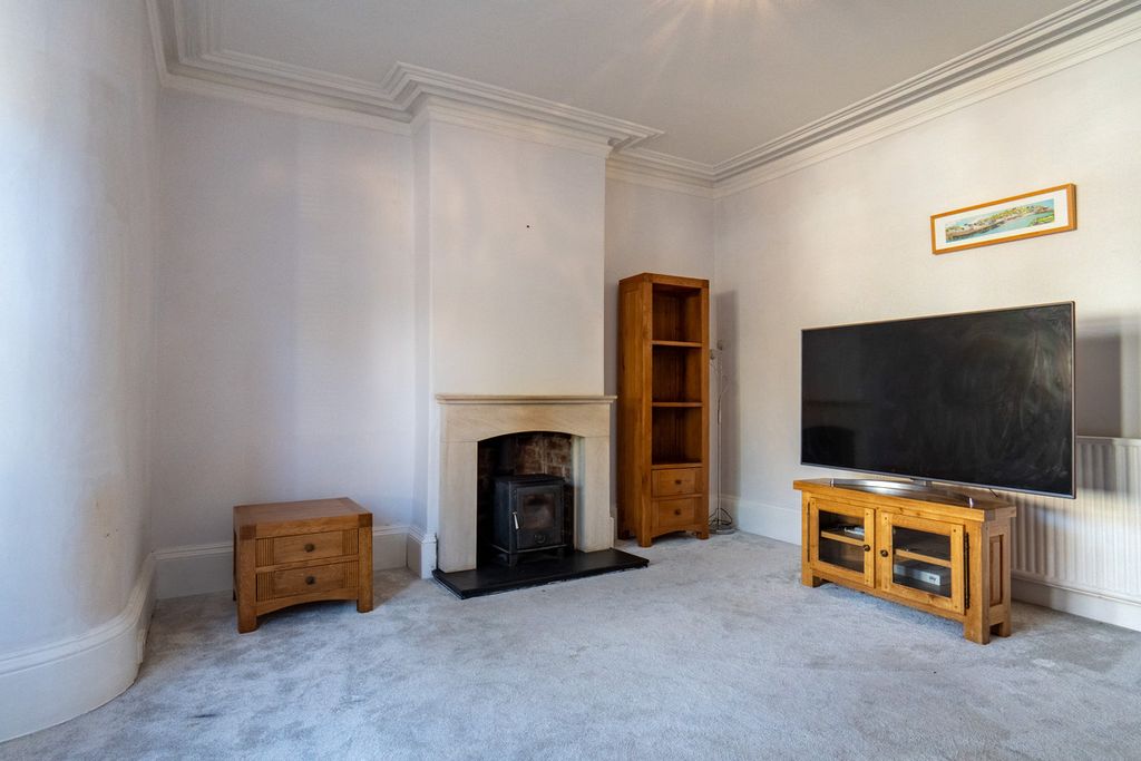 Property photo 2 of 29