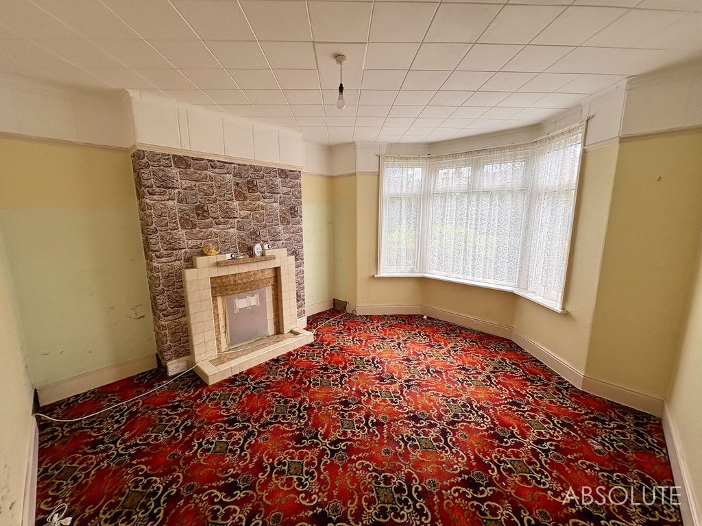Property photo 3 of 10 Lounge