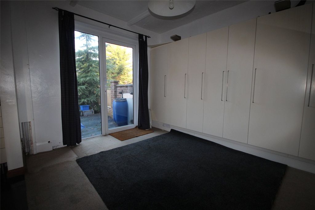 Property photo 3 of 7 Dining Area