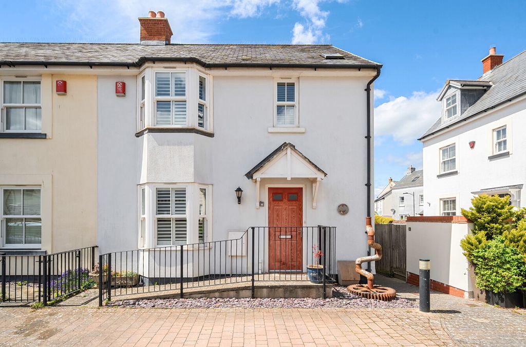 Property photo 1 of 18 1456867-1-6A03738...