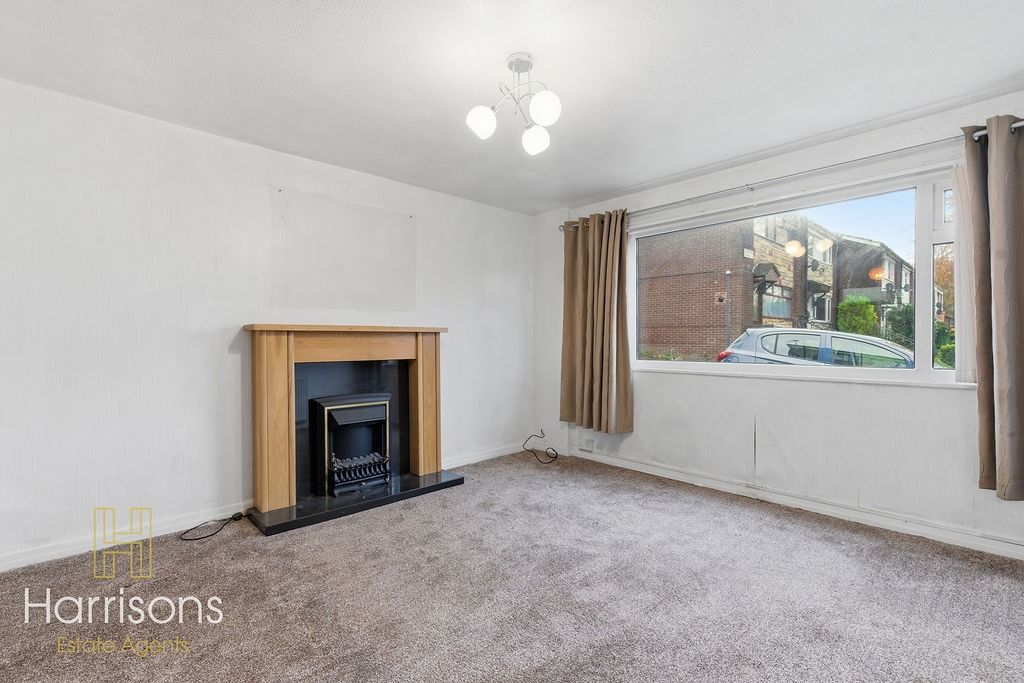 Property photo 2 of 18 4639535