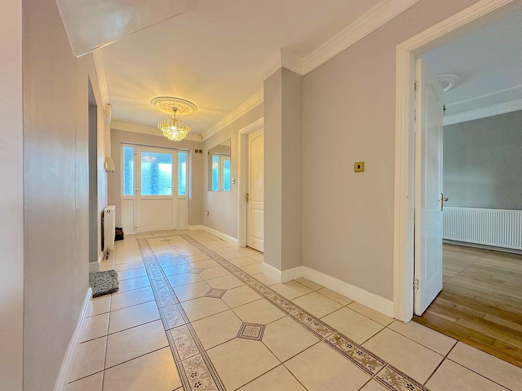 Property photo 3 of 27