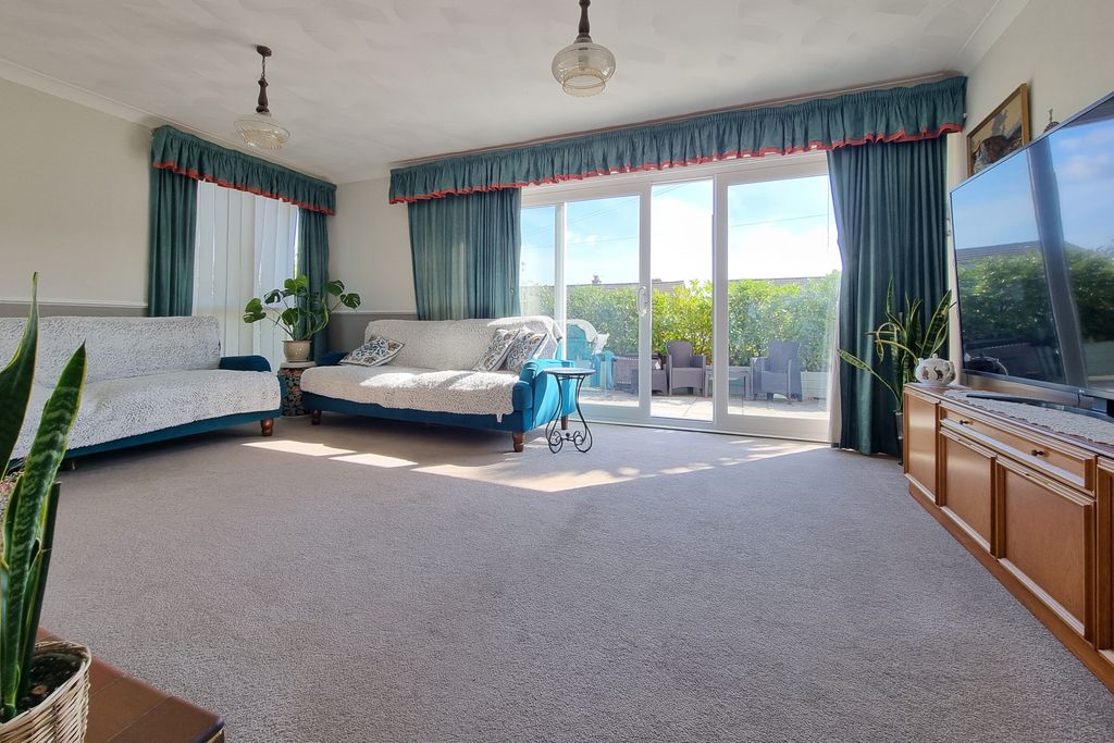 Property photo 3 of 20