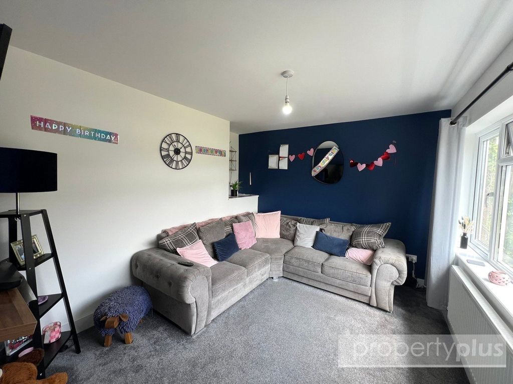 Property photo 2 of 12 Picture No. 11