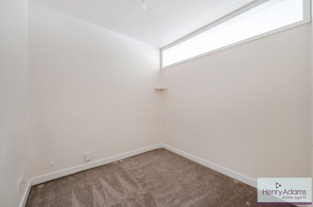 Additional image 4 of Studio for saleCharles Street, Petersfield GU32