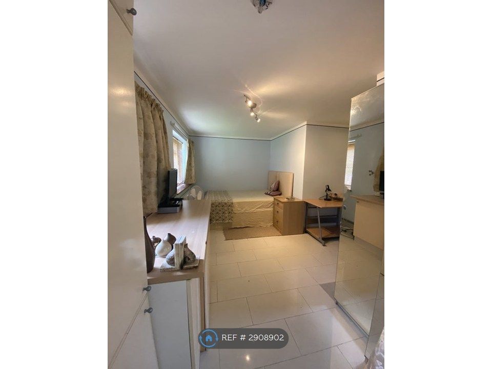 Property photo 3 of 4