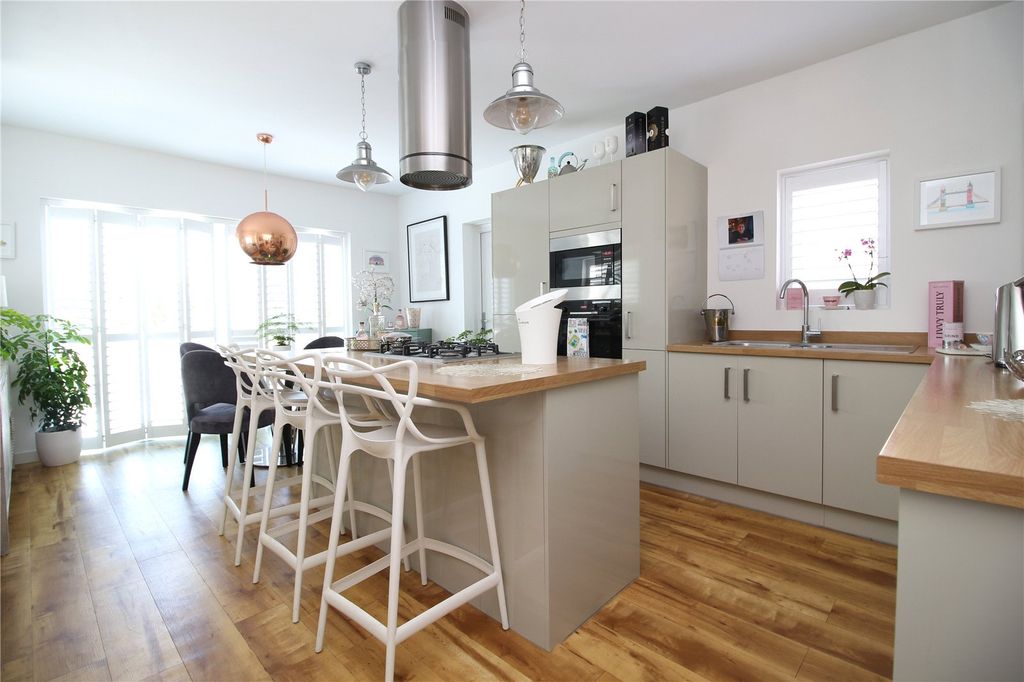 Property photo 3 of 15 Picture No. 06