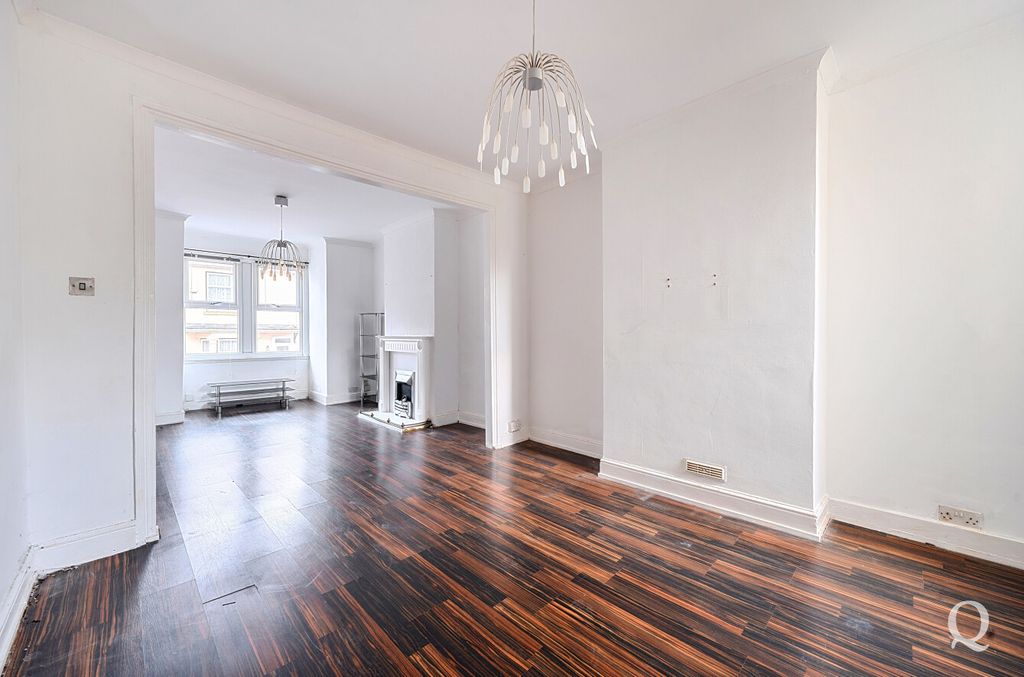 Property photo 2 of 20 7801Ea48-Fba3-43d...