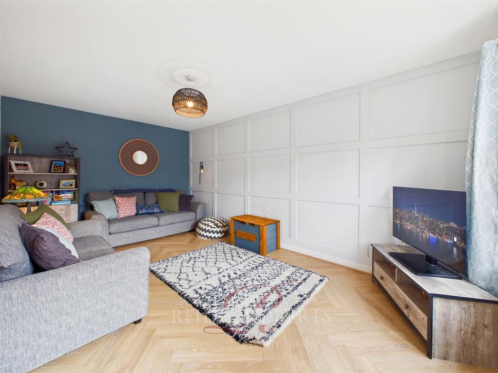 Property photo 3 of 35 Cam03999G0-Pr0219-Still001.Jpg